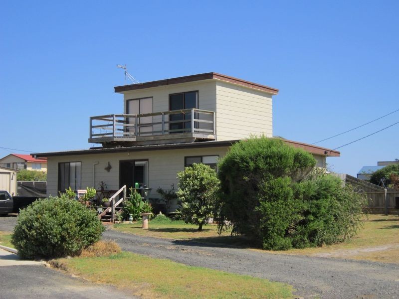 15 Surf Cresent, Surf Beach VIC 3922