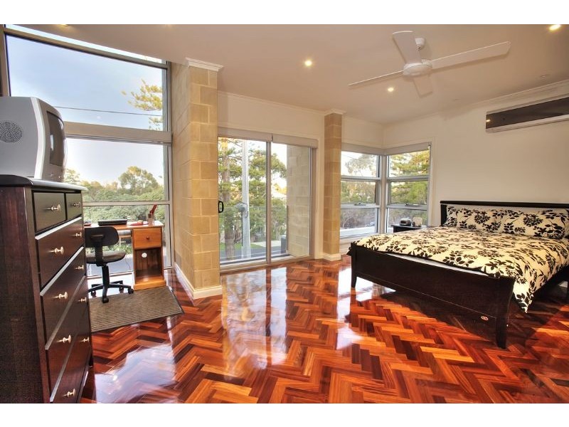 2/12 Steele Street, Cowes VIC 3922
