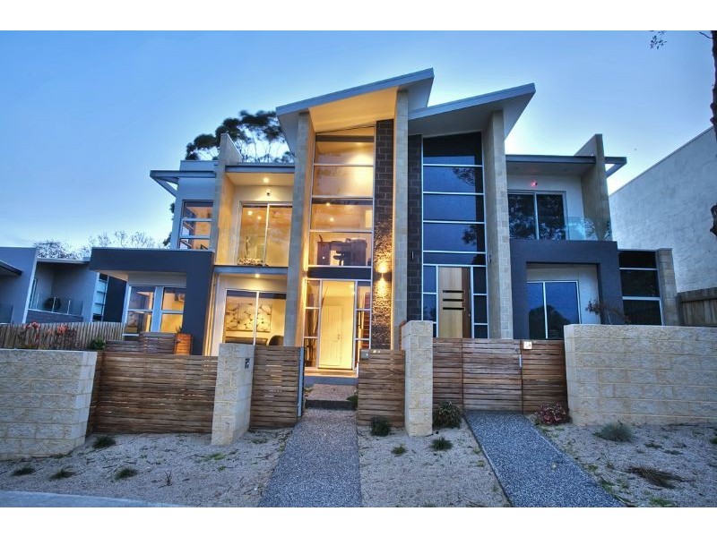 2/12 Steele Street, Cowes VIC 3922