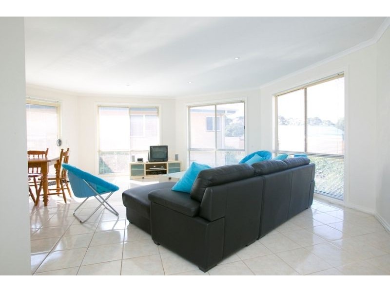 2/189 Church Street, Cowes VIC 3922