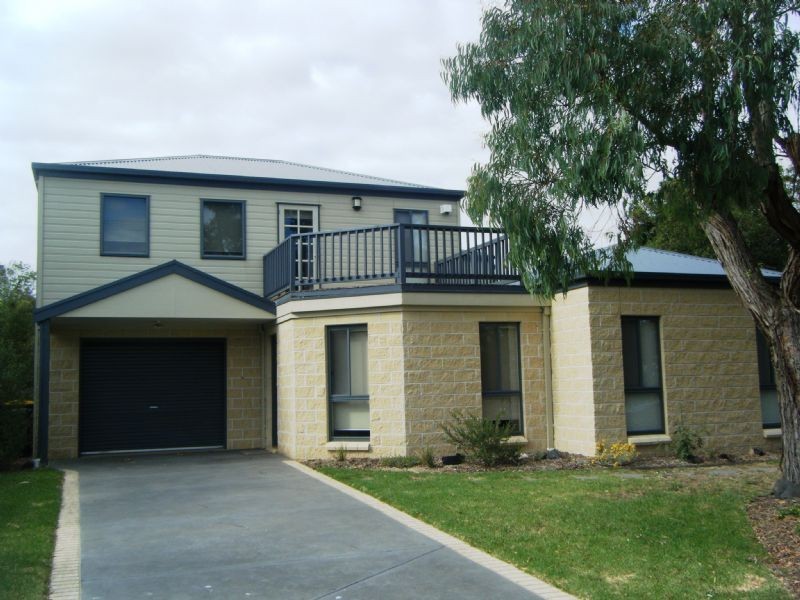 143 Church Street, Cowes VIC 3922