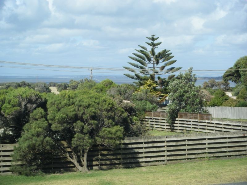 7 Bayview Avenue, Surf Beach VIC 3922