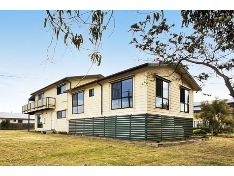 1 Phillip Island Road, Sunset Strip VIC 3922