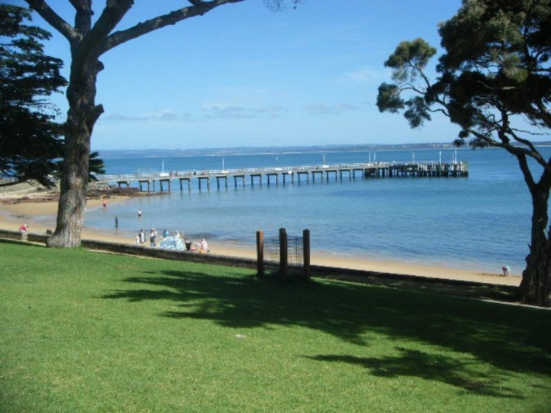 11/4 The Esplanade, Cowes VIC 3922