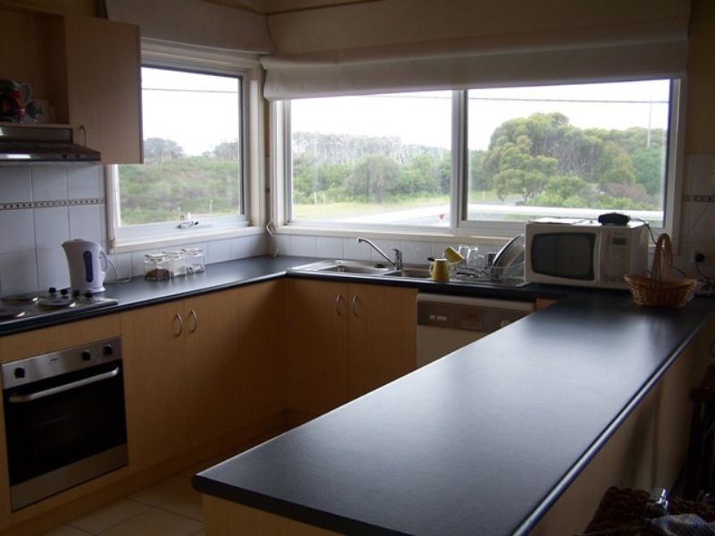 2 Sunderland Bay Rd, Sunderland Bay VIC 3922