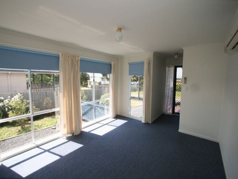 8 Hallway Drive, Wimbledon Heights VIC 3922