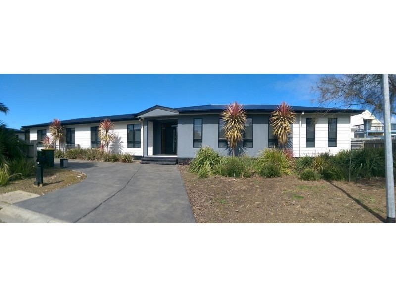 9 Matthew Court, Cowes VIC 3922