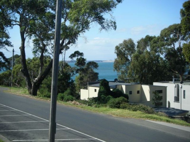 223 The Waves, The Esplanade, Cowes VIC 3922