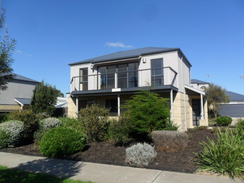 2/255 Church Street, Cowes VIC 3922
