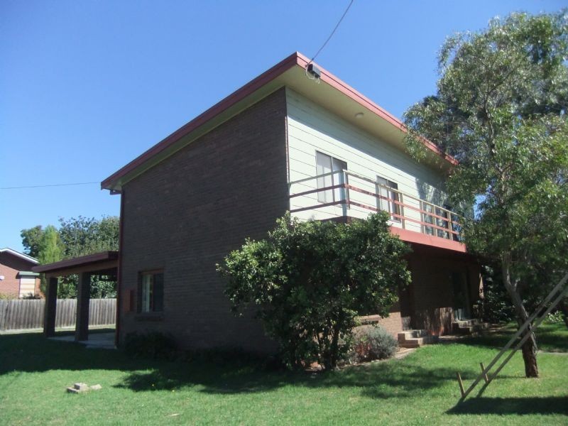 9 Church Street, Cowes VIC 3922