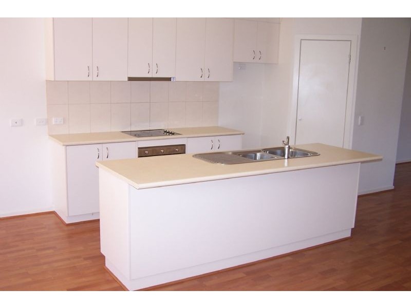 2/27 Chapel Street, Cowes VIC 3922