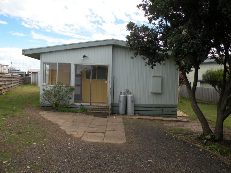 8 Highview Crescent, Surf Beach VIC 3922