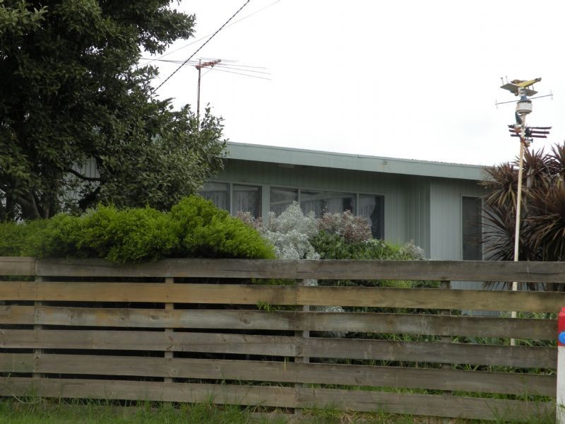 8 Highview Crescent, Surf Beach VIC 3922