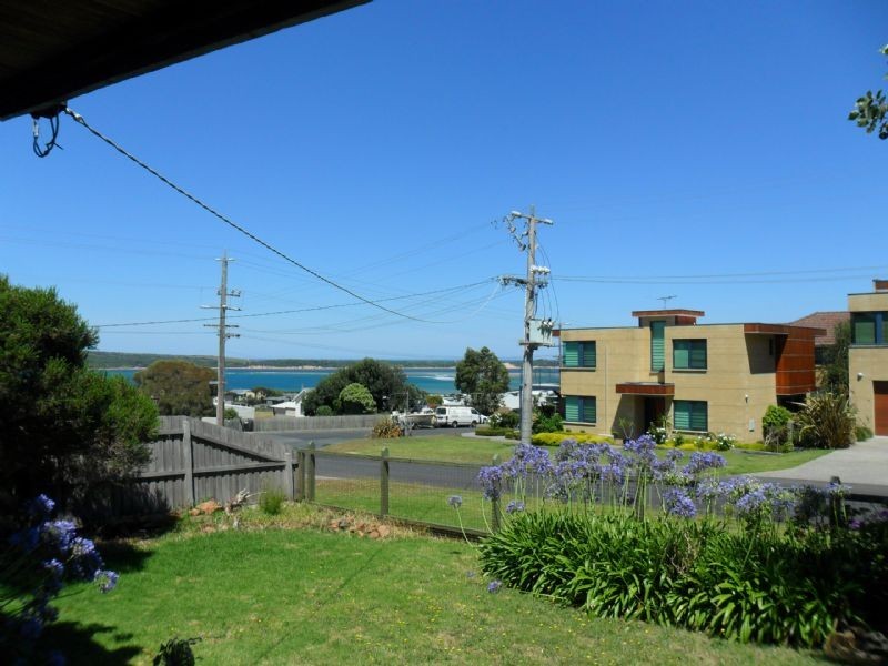 4 Panorama Drive, San Remo VIC 3925