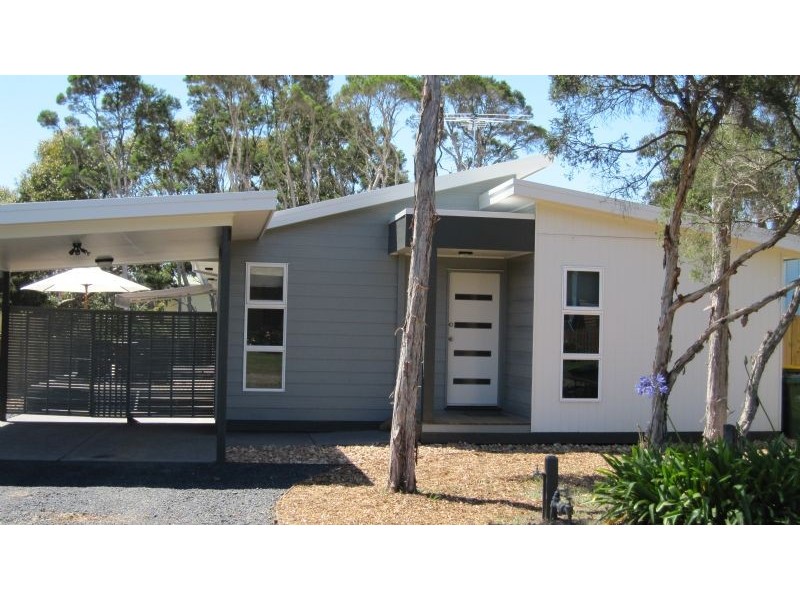 60 Churchill Drive, Cowes VIC 3922