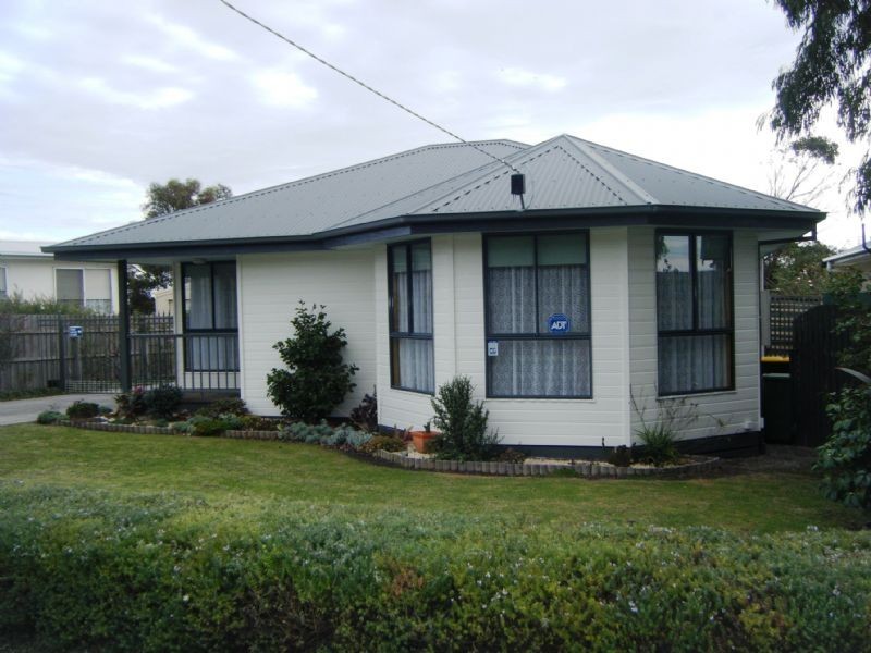 33 Back Beach Road, San Remo VIC 3925