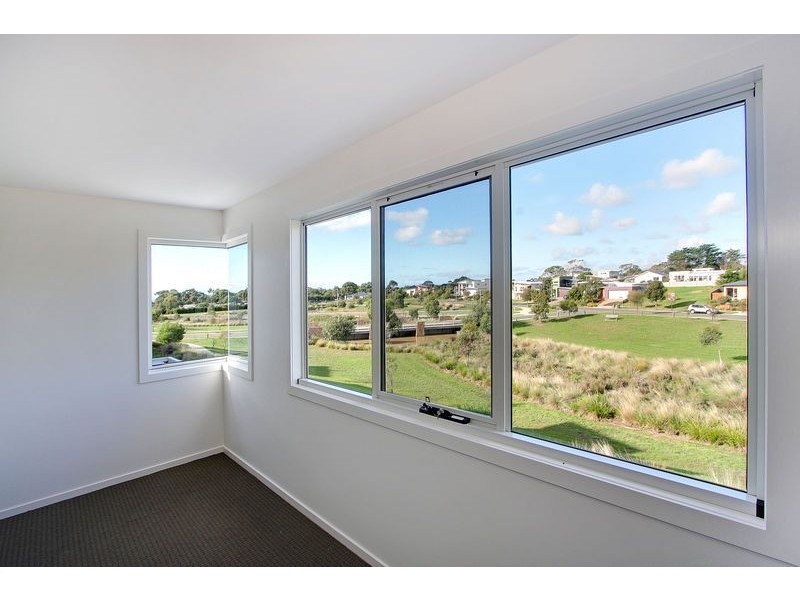 2 Lobelia Lane, Cowes VIC 3922