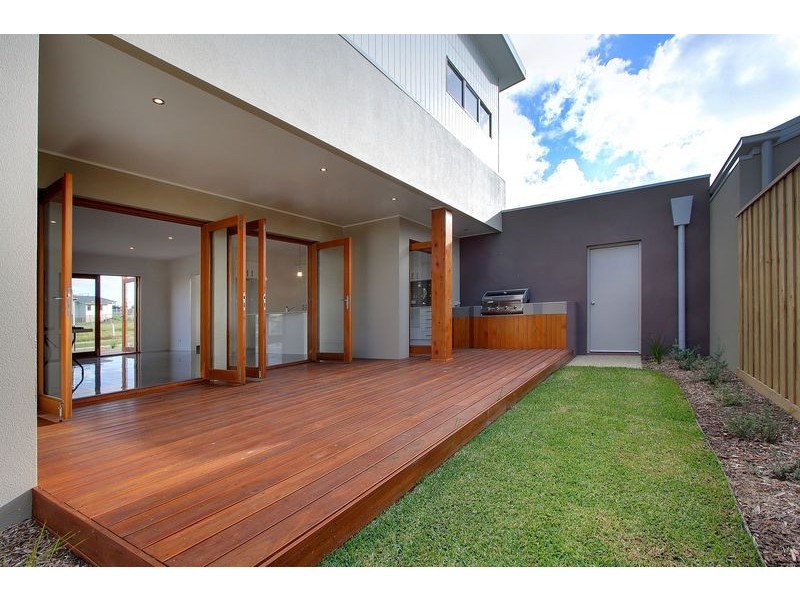 2 Lobelia Lane, Cowes VIC 3922