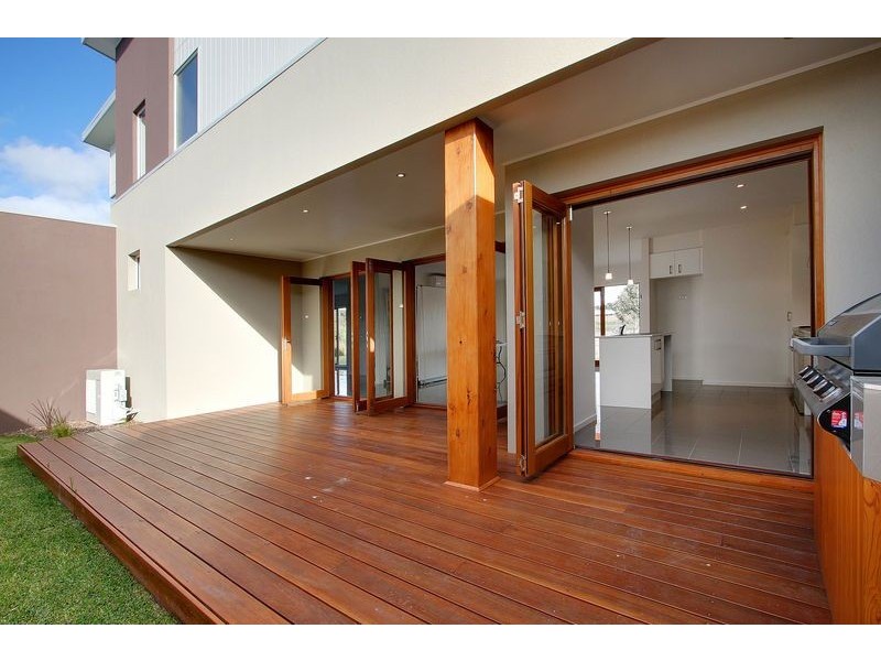 2 Lobelia Lane, Cowes VIC 3922