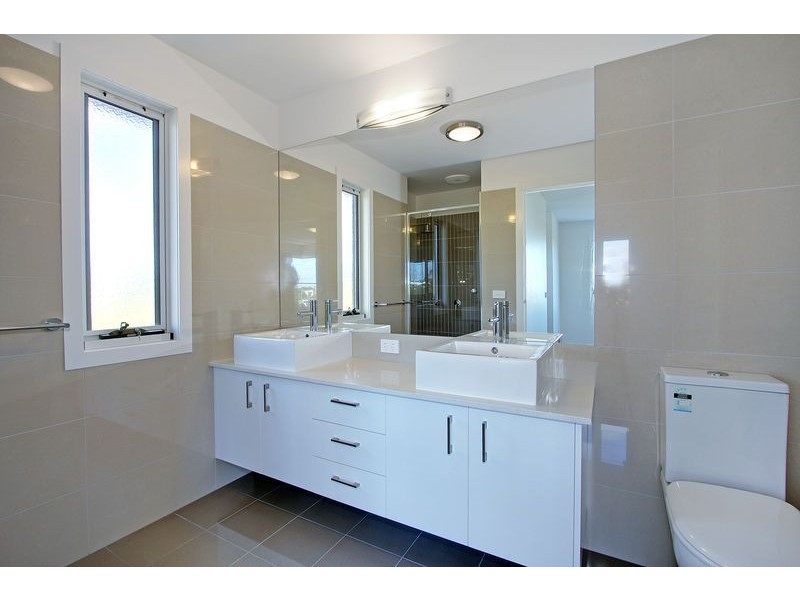 2 Lobelia Lane, Cowes VIC 3922