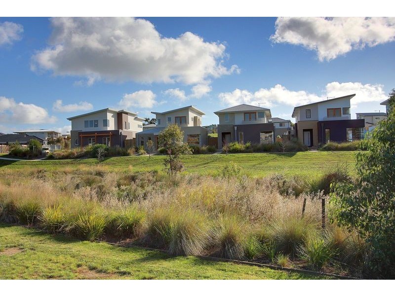 2 Lobelia Lane, Cowes VIC 3922