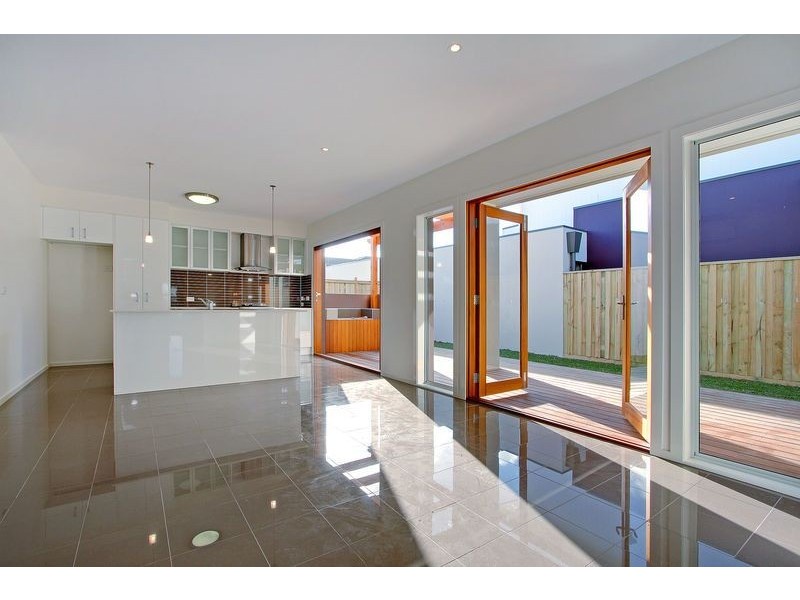 8 Lobelia Lane, Cowes VIC 3922
