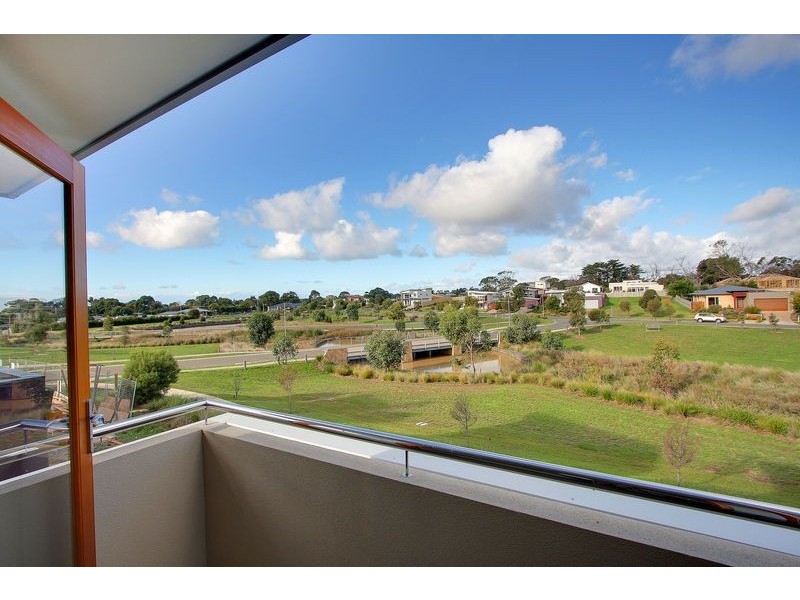 8 Lobelia Lane, Cowes VIC 3922