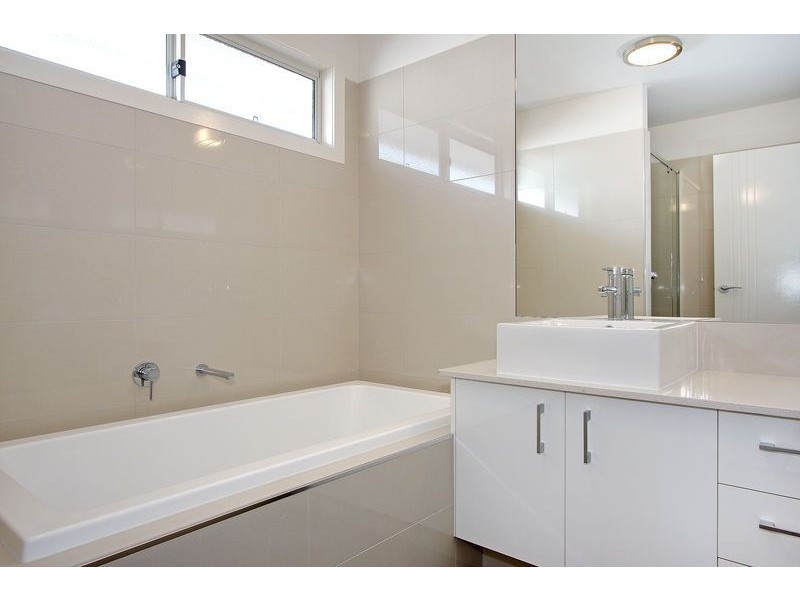 8 Lobelia Lane, Cowes VIC 3922