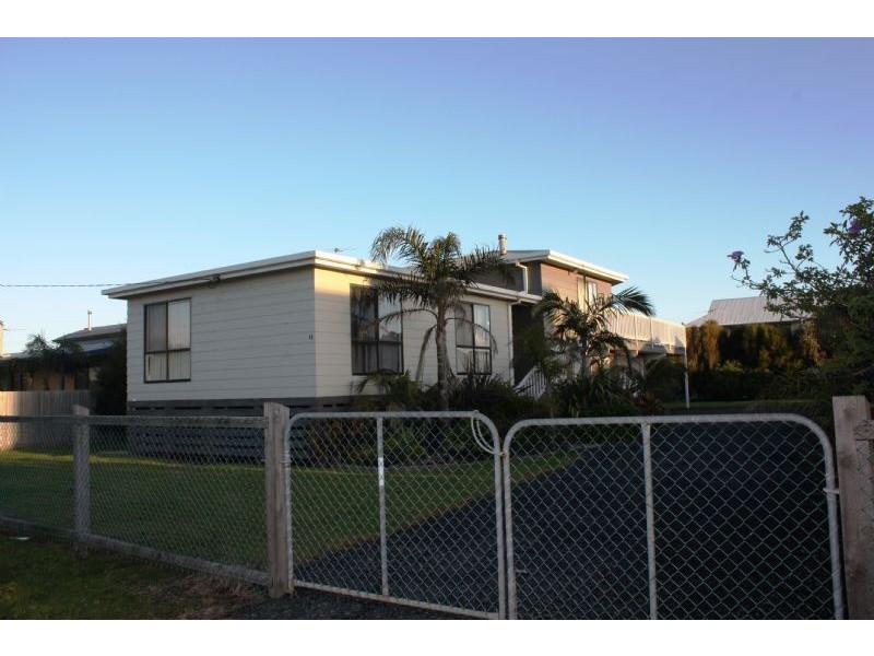 11 Sinclair Avenue, Surf Beach VIC 3922