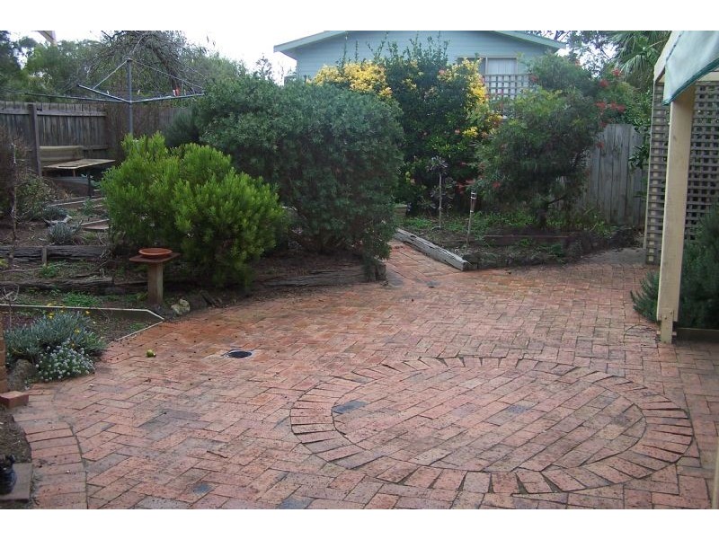 4 Chicory Avenue, Cowes VIC 3922
