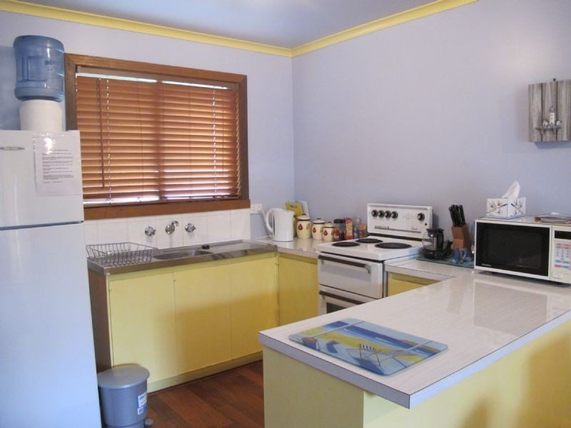 2 Caroline Avenue, Cowes VIC 3922