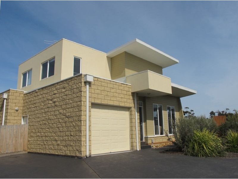 4/2 Kate Court, Cowes VIC 3922