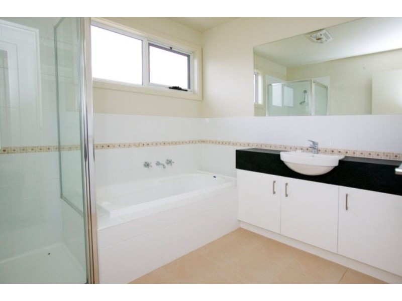 4/2 Kate Court, Cowes VIC 3922