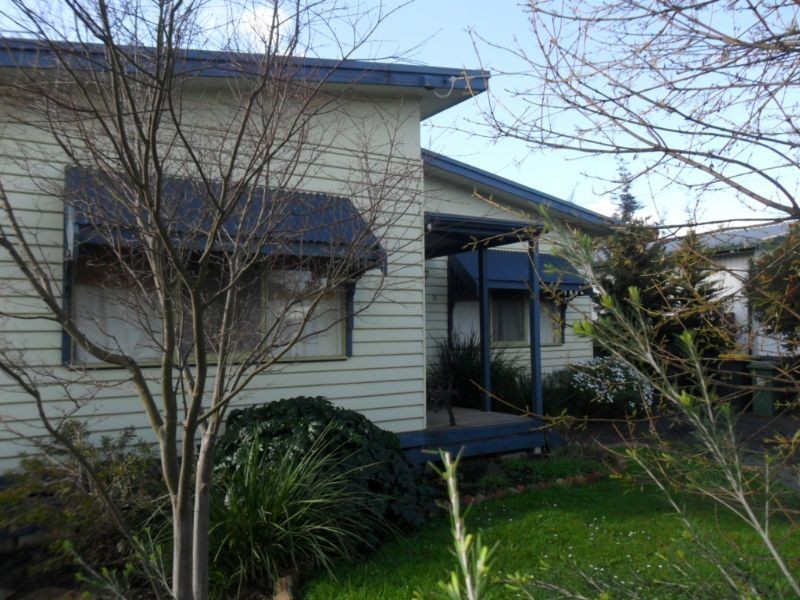21 Churchill Drive, Cowes VIC 3922
