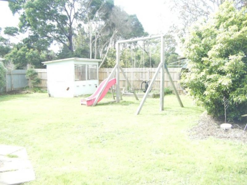 21 Churchill Drive, Cowes VIC 3922