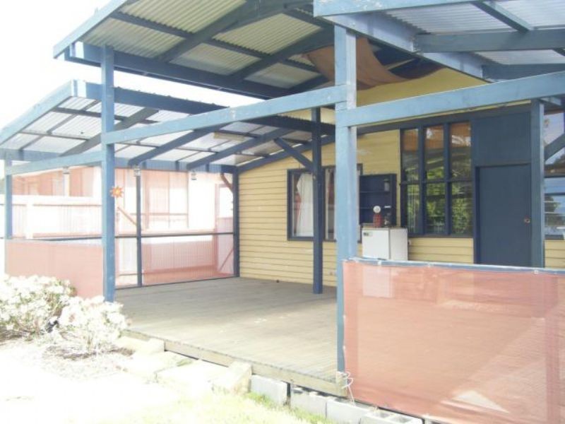 21 Churchill Drive, Cowes VIC 3922
