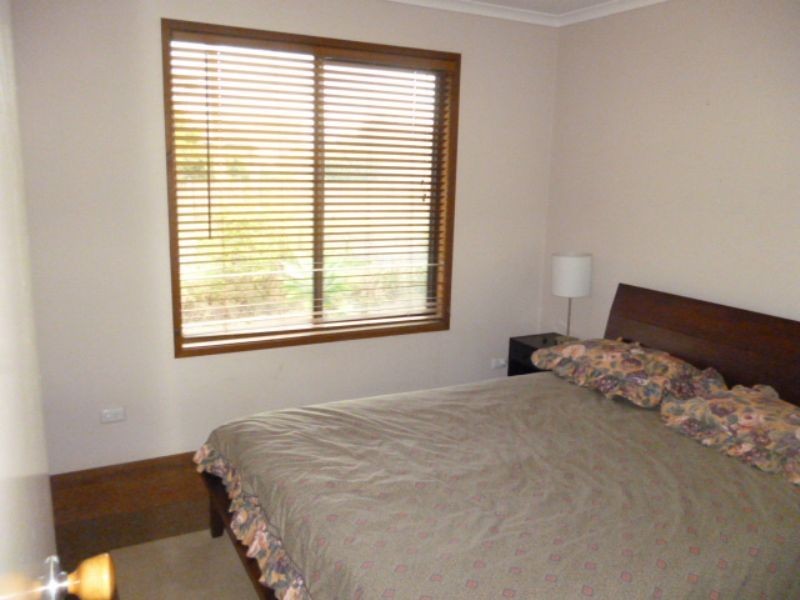16 Barry Street, Sunderland Bay VIC 3922