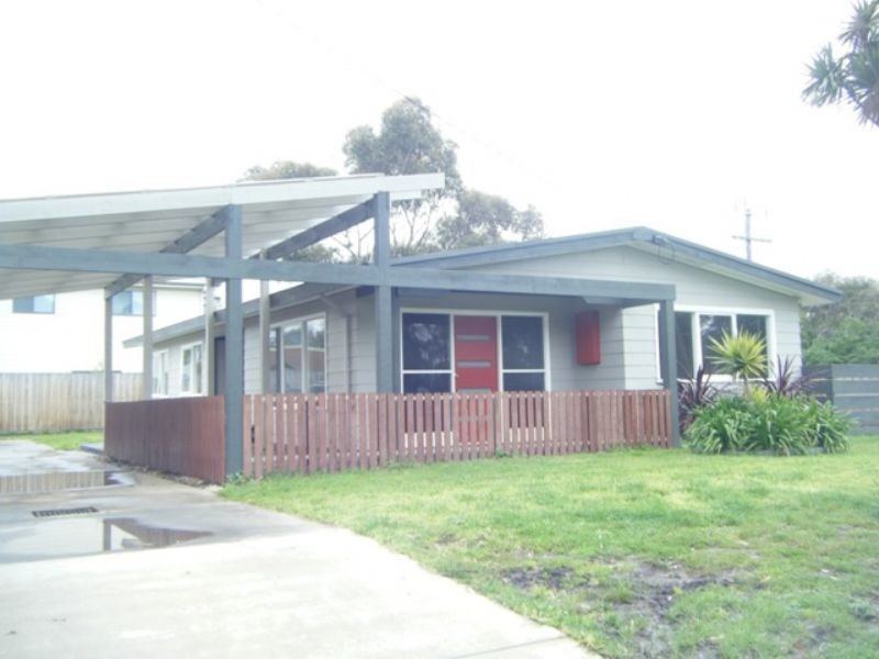 151 Church Street, Cowes VIC 3922