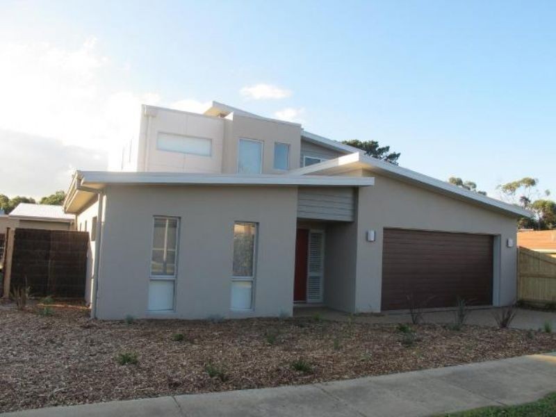 2/24 Redwood Drive, Cowes VIC 3922