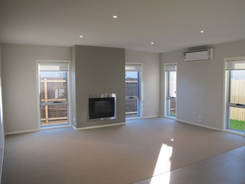 2/24 Redwood Drive, Cowes VIC 3922