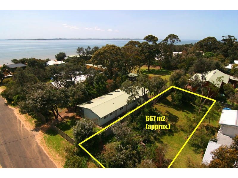 11 Rose Avenue, Cowes VIC 3922