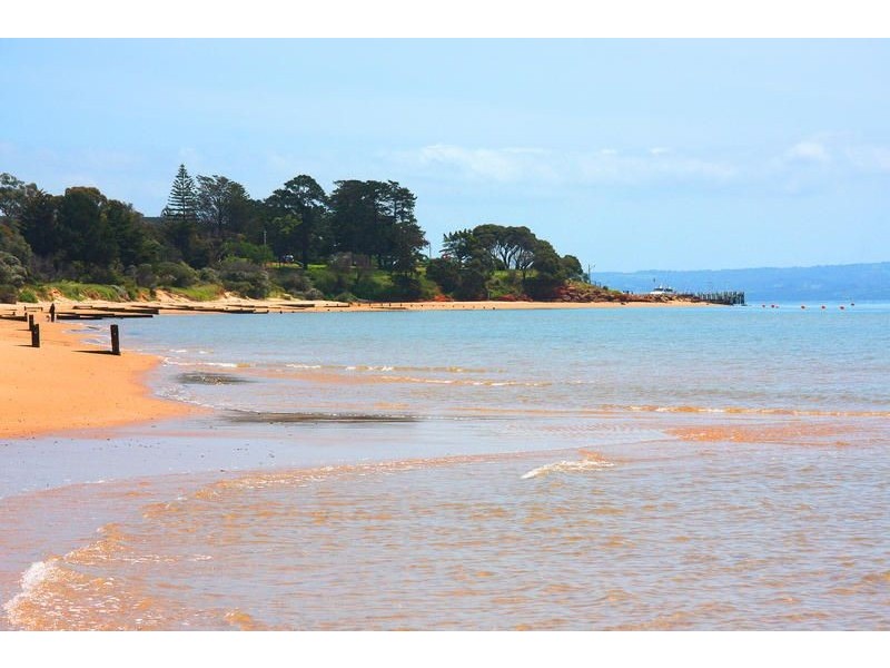11 Rose Avenue, Cowes VIC 3922