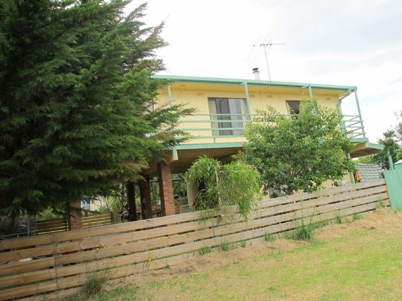 2 Hallway Drive, Wimbledon Heights VIC 3922