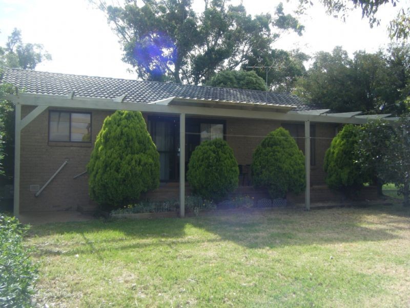 13 Roydon Road, Cowes VIC 3922