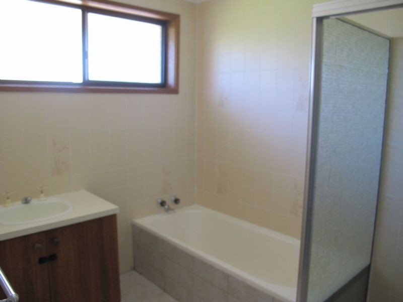11 Caroline Avenue, Cowes VIC 3922