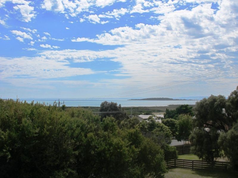4 Dunvegan Crescent, Surf Beach VIC 3922