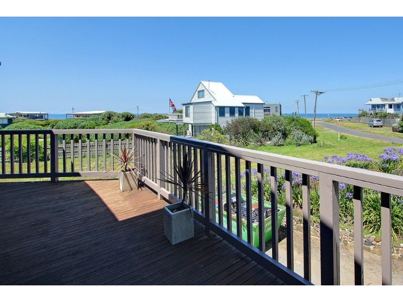 19 Dunvegan Cres, Surf Beach VIC 3922