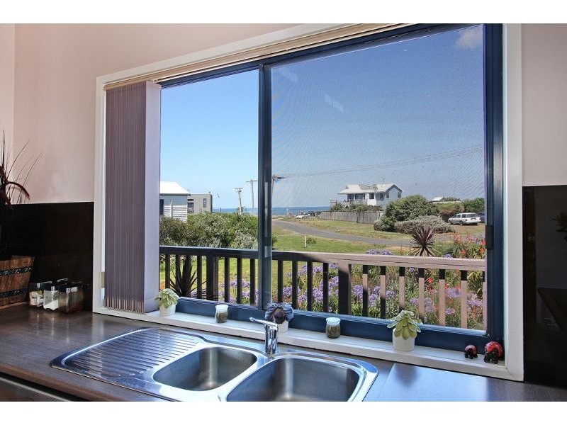 19 Dunvegan Cres, Surf Beach VIC 3922