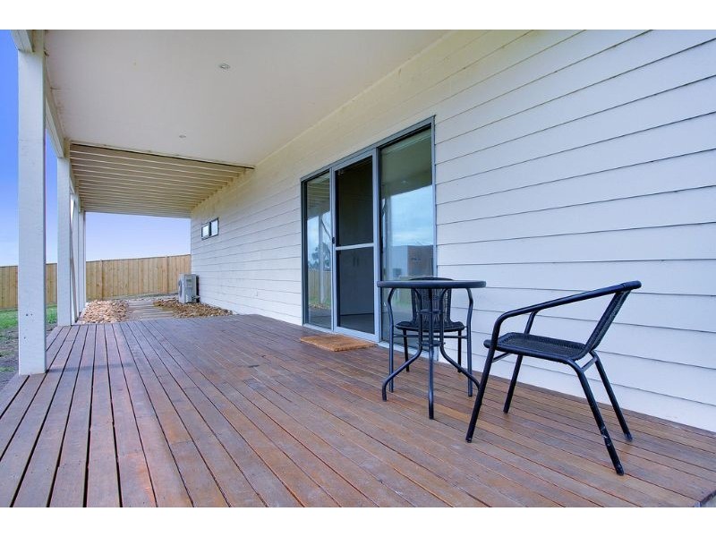 23 Waterview Rise, Cowes VIC 3922