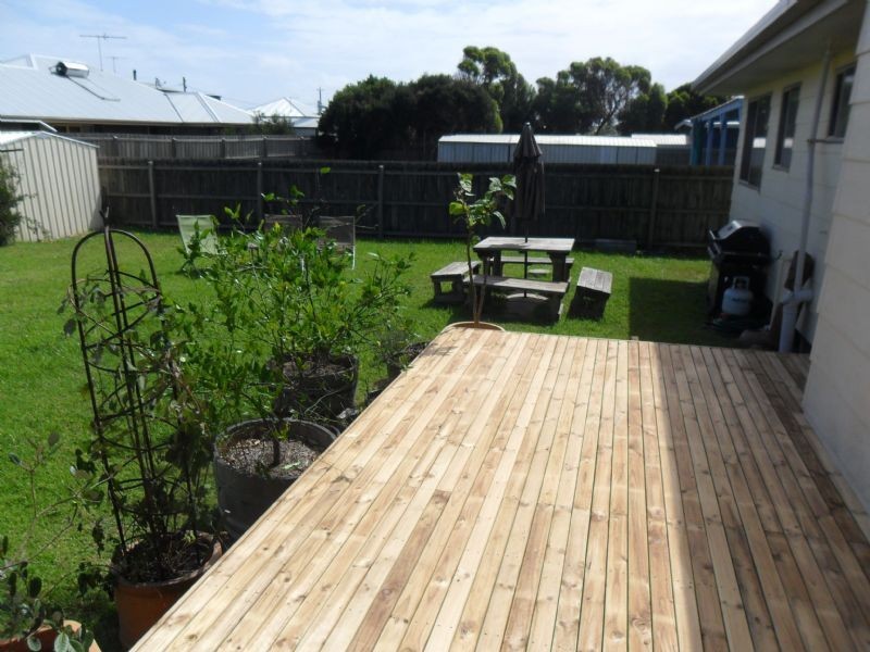 9 Tolley Ave, Surf Beach VIC 3922